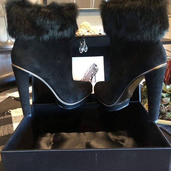 BCBG MaxAzria Black Suede Fur Topped Short Boots - Picture 4 of 5